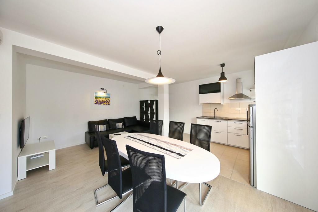 Apartments Matkovic Sveti Filip i Jakov Extérieur photo