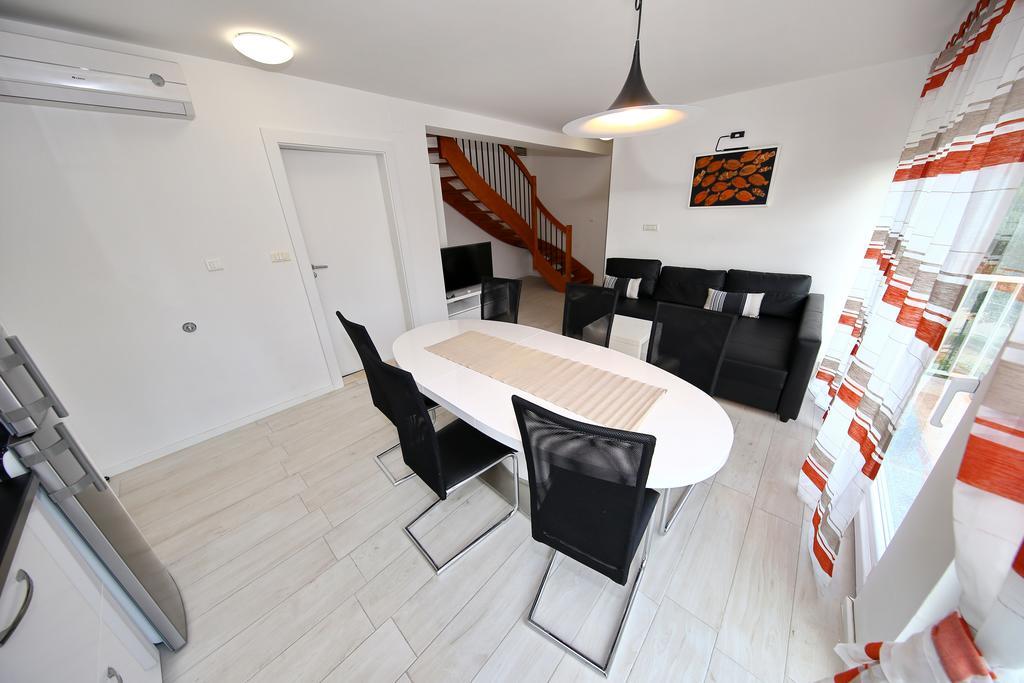 Apartments Matkovic Sveti Filip i Jakov Extérieur photo