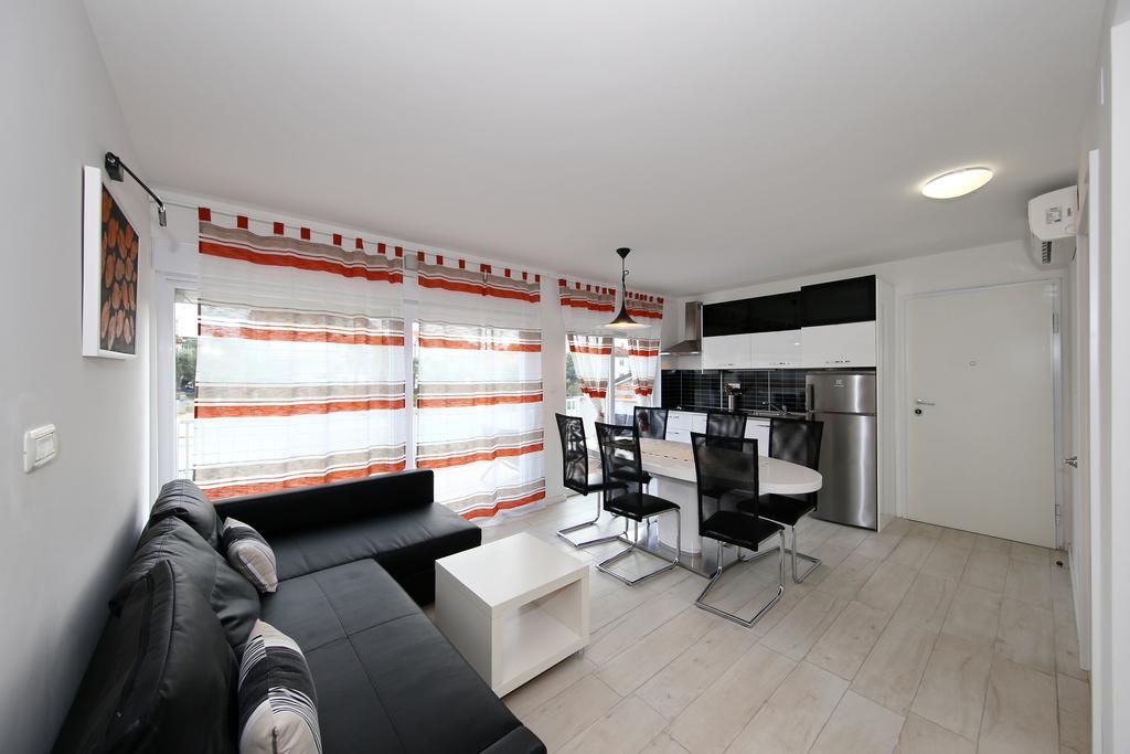 Apartments Matkovic Sveti Filip i Jakov Extérieur photo