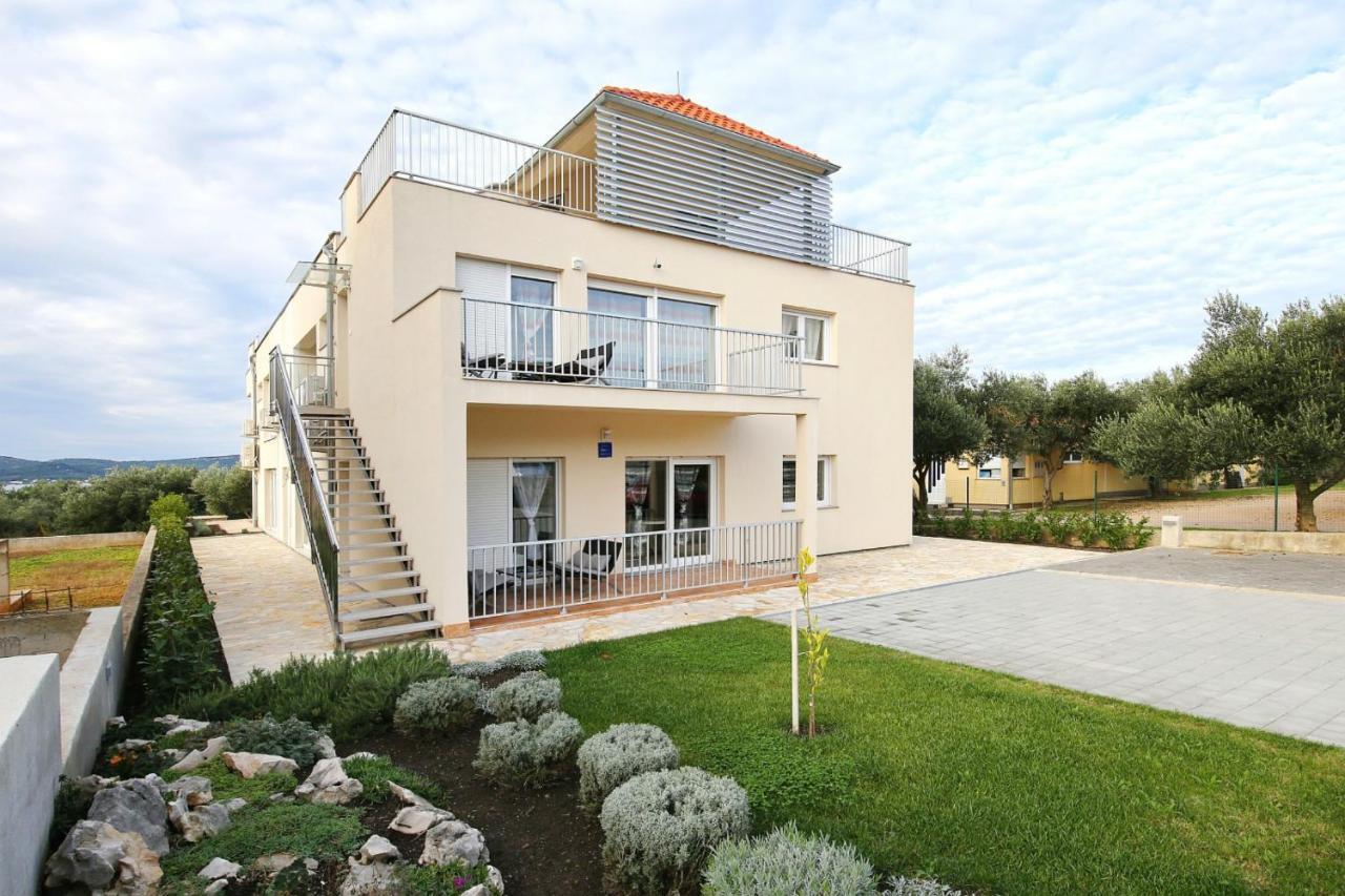 Apartments Matkovic Sveti Filip i Jakov Extérieur photo